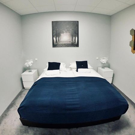 Hotel Tjarna Njarthvik Ngoại thất bức ảnh