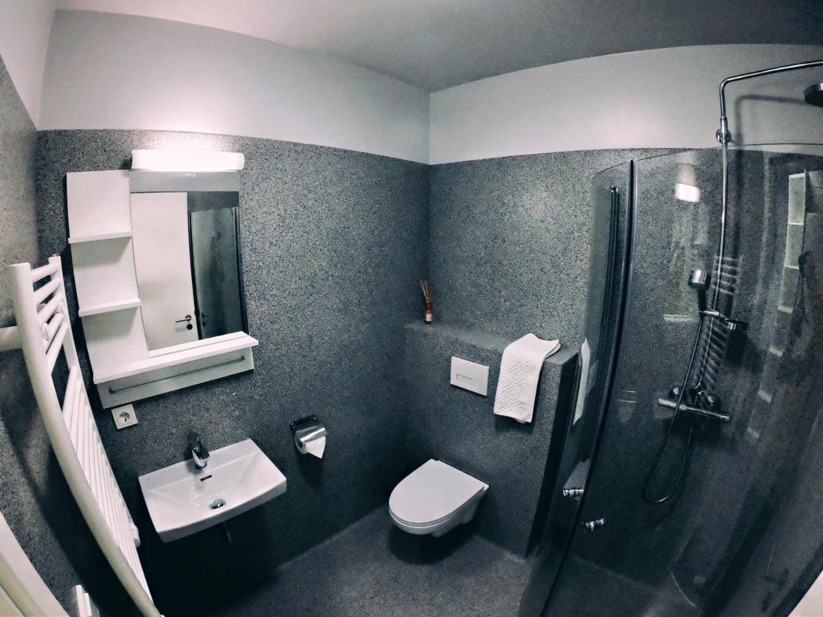 Hotel Tjarna Njarthvik Ngoại thất bức ảnh